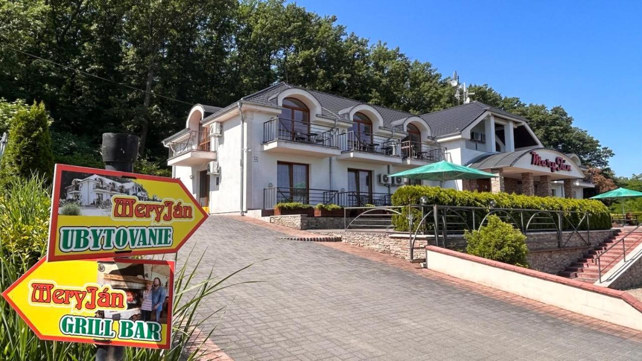 Mery Jan Podhajska Exterior photo